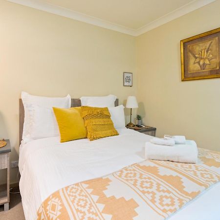 The Guesthouse เมลเลนี ภายนอก รูปภาพ